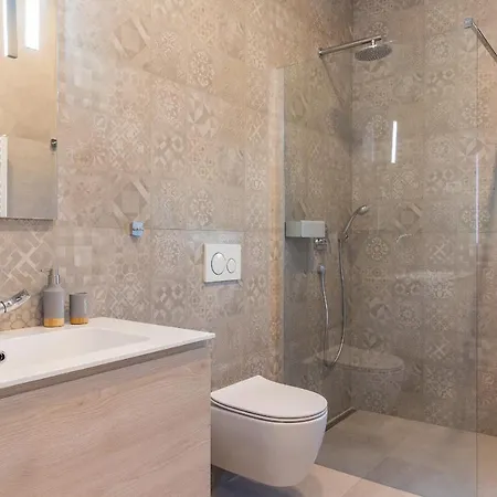 ヴィラ Beautiful Tihi Otok With Hydromassage Pool Near The Beach