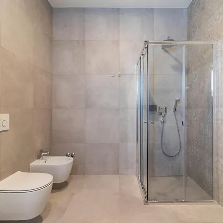Beautiful Tihi Otok With Hydromassage Pool Near The Beach * プーラ